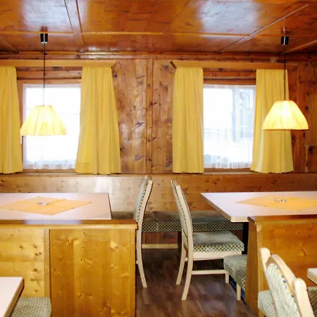 Haus Gstrein 250s 度假居 *